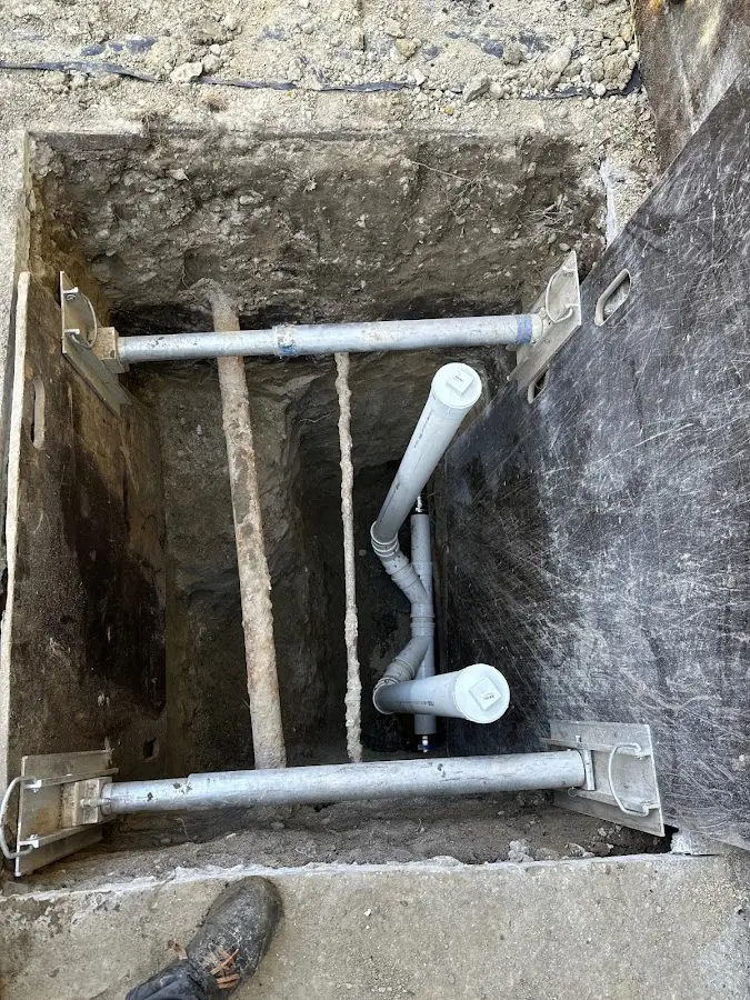 Experienced plumber completing Drain Cleaning work in Rancho Santa Margarita